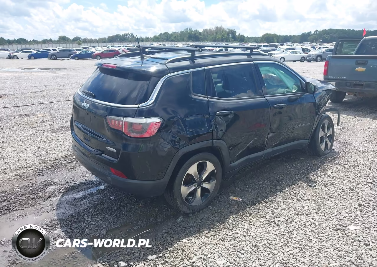 2018 Jeep Compass Latitude VIN:3C4NJCBB5JT133943 - 4