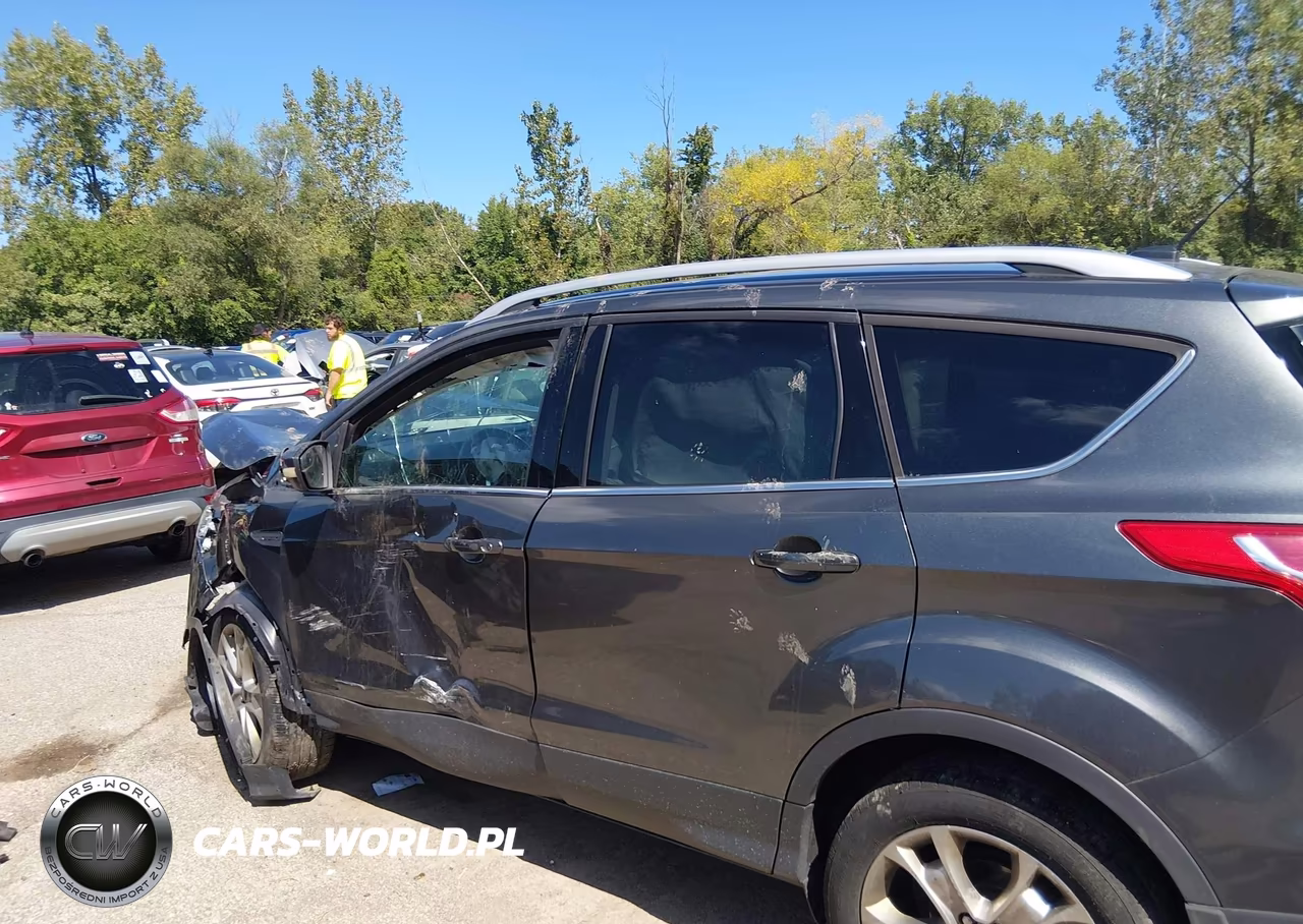 2015 Ford Escape Titanium VIN:1FMCU9J9XFUB39116 - 14