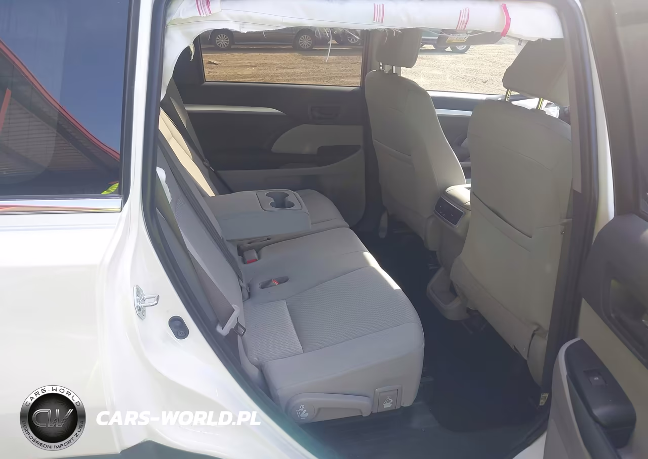 2019 Toyota Highlander Le VIN:5TDBZRFH9KS953113 - 8