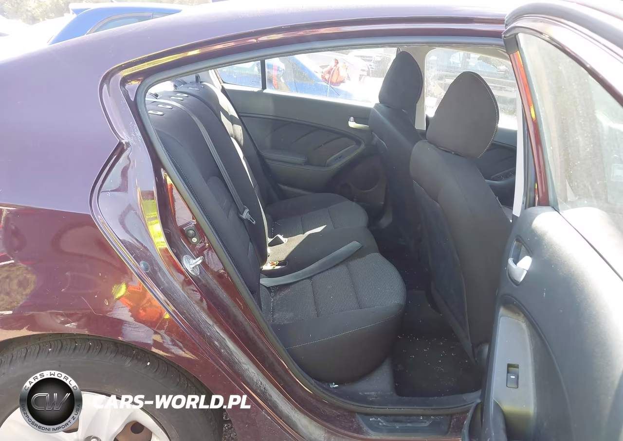 2018 Kia Forte Lx VIN:3KPFK4A79JE276290 - 8