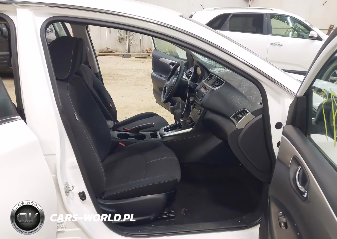 2018 Nissan Sentra S VIN:3N1AB7AP4JY301013 - 5