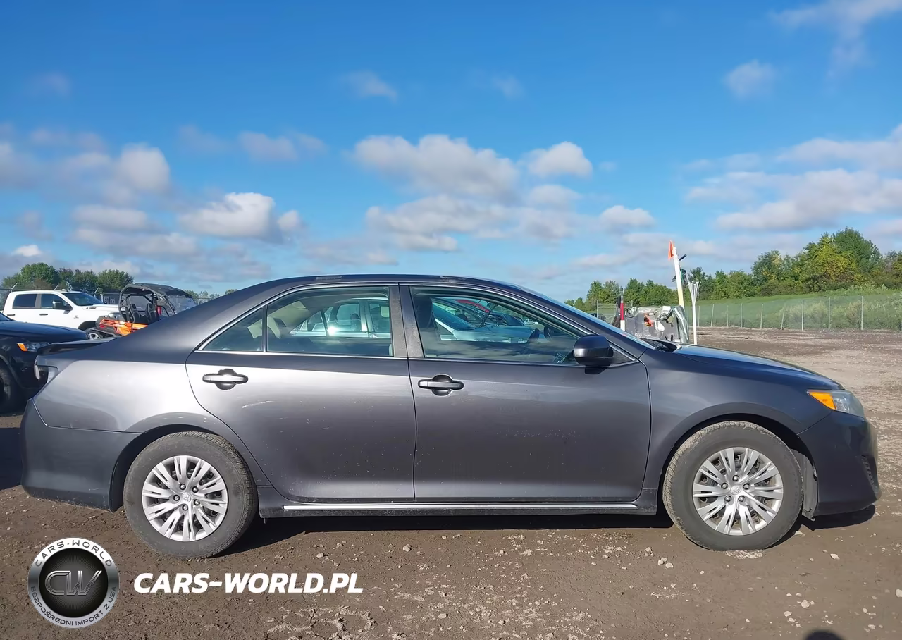 2014 Toyota Camry Le VIN:4T1BF1FK0EU306455 - 14