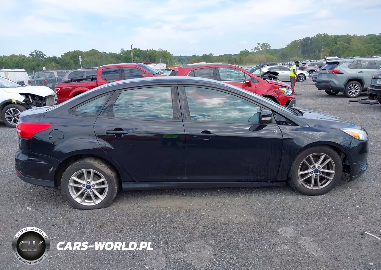 2017 Ford Focus Se VIN:1FADP3F20HL275469 - 14