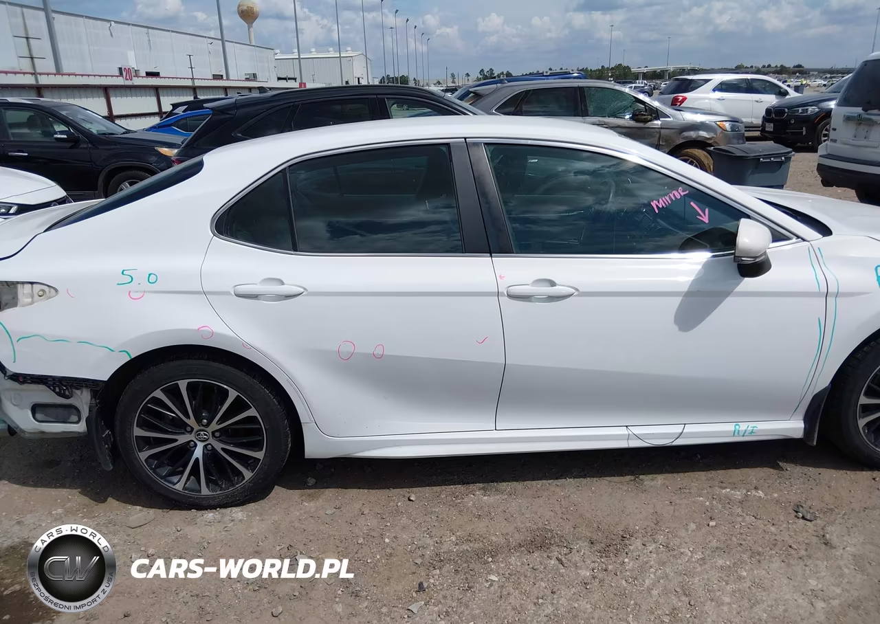 2018 Toyota Camry Se VIN:4T1B11HK4JU035552 - 14
