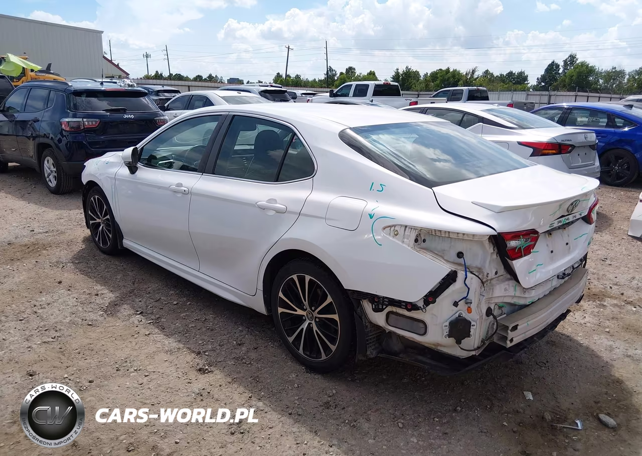 2018 Toyota Camry Se VIN:4T1B11HK4JU035552 - 3