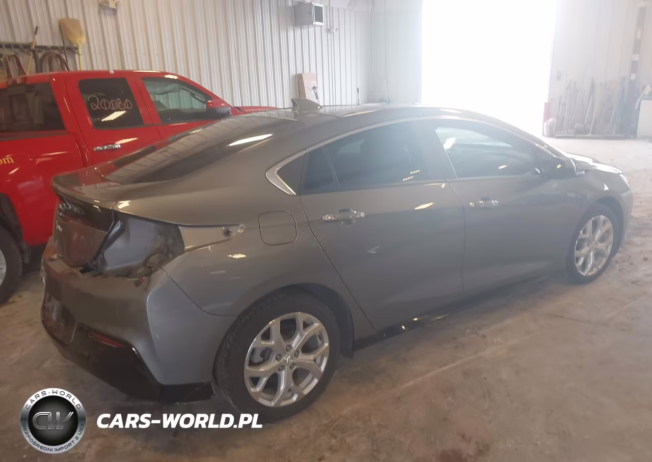 2018 Chevrolet Volt Premier VIN:1G1RD6S5XJU149946 - 4