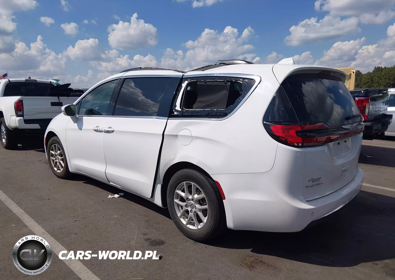 2022 Chrysler Pacifica Touring L VIN:2C4RC1BG8NR147291 - 3