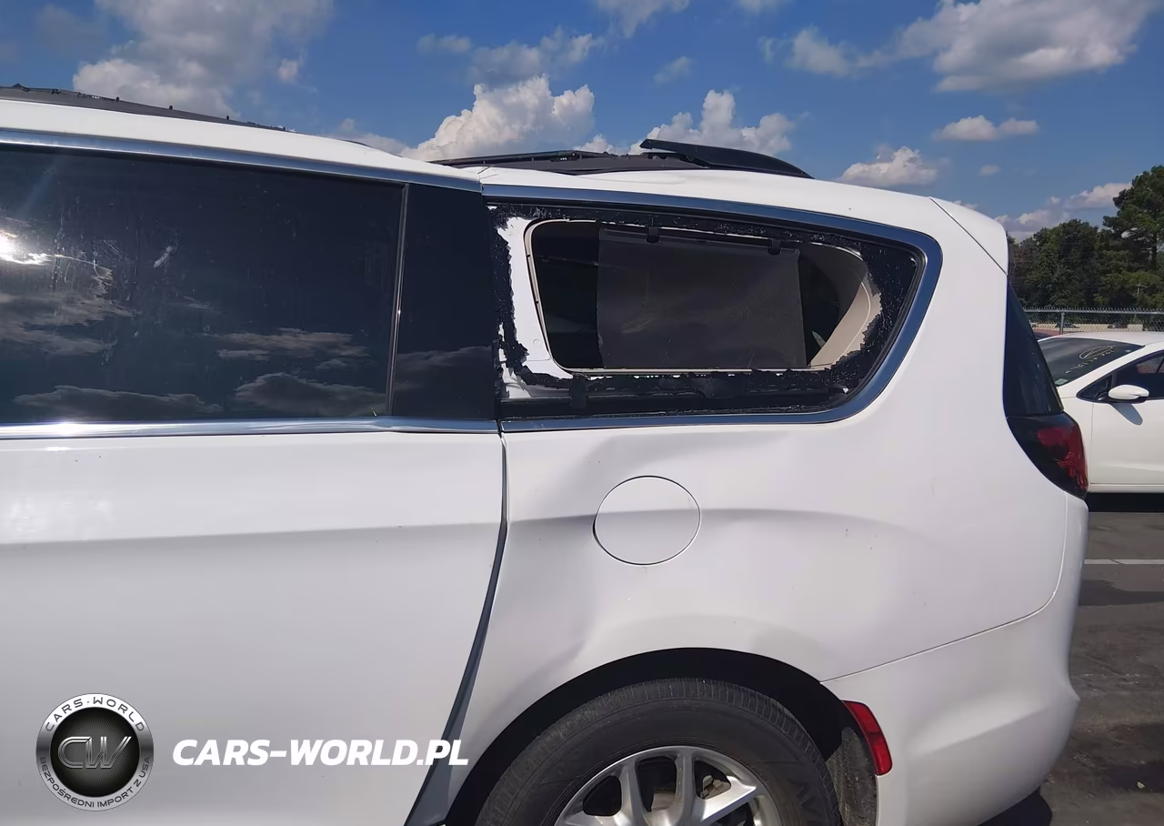 2022 Chrysler Pacifica Touring L VIN:2C4RC1BG8NR147291 - 6
