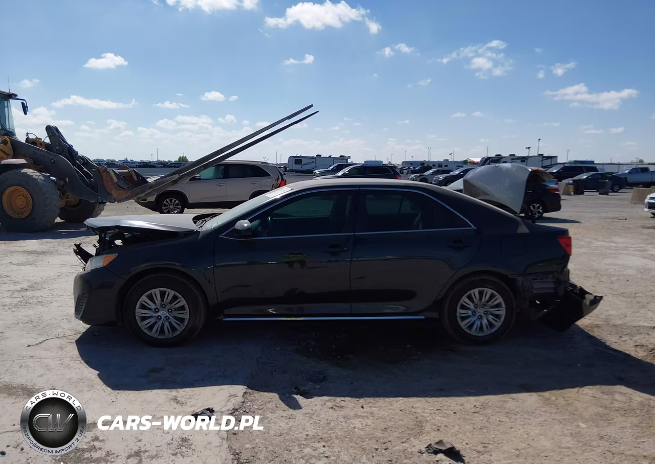 2014 Toyota Camry Le VIN:4T1BF1FK5EU401884 - 14