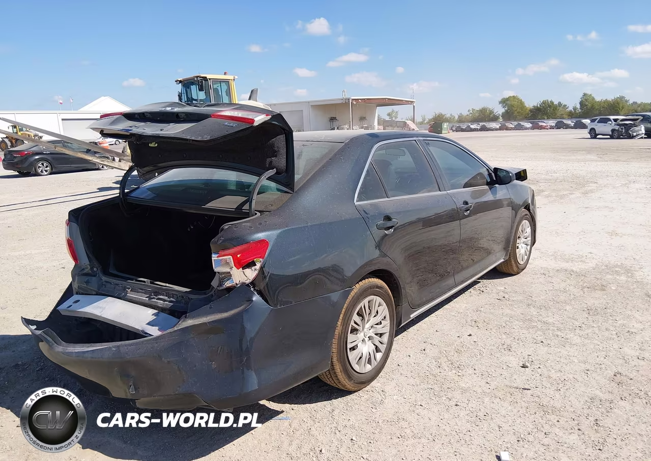 2014 Toyota Camry Le VIN:4T1BF1FK5EU401884 - 4