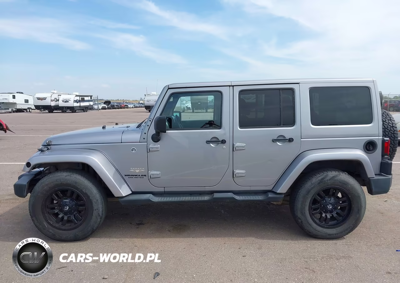 2013 Jeep Wrangler Unlimited Sahara VIN:1C4BJWEG2DL627785 - 14