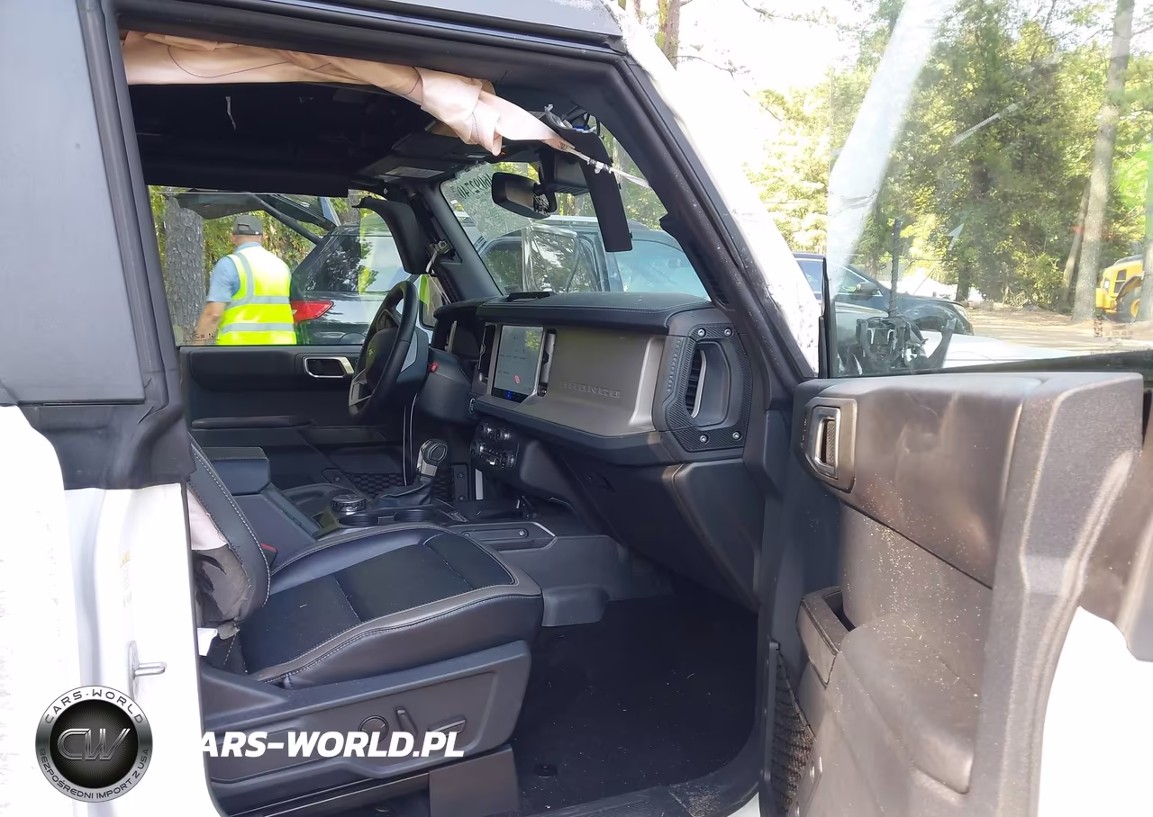 2025 Ford Bronco Outer Banks VIN:1FMDE8BH3SLB55868 - 5
