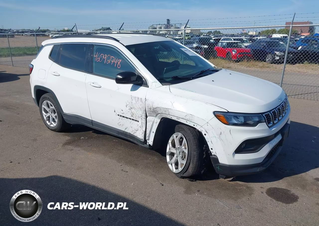 2024 Jeep Compass Latitude 4X4 – zdjęcie 1 z 17
