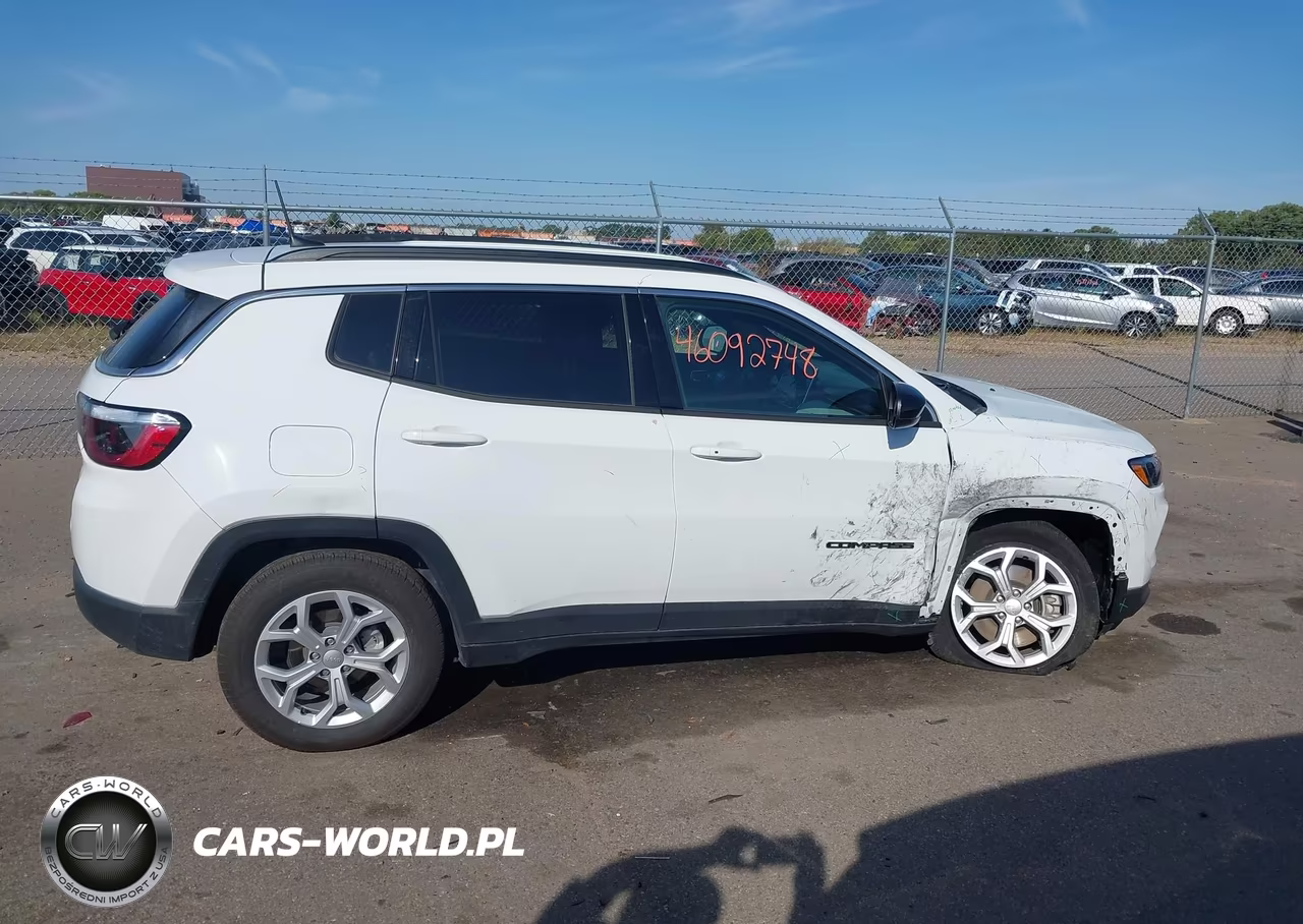 2024 Jeep Compass Latitude 4X4 VIN:3C4NJDBN8RT118137 - 14
