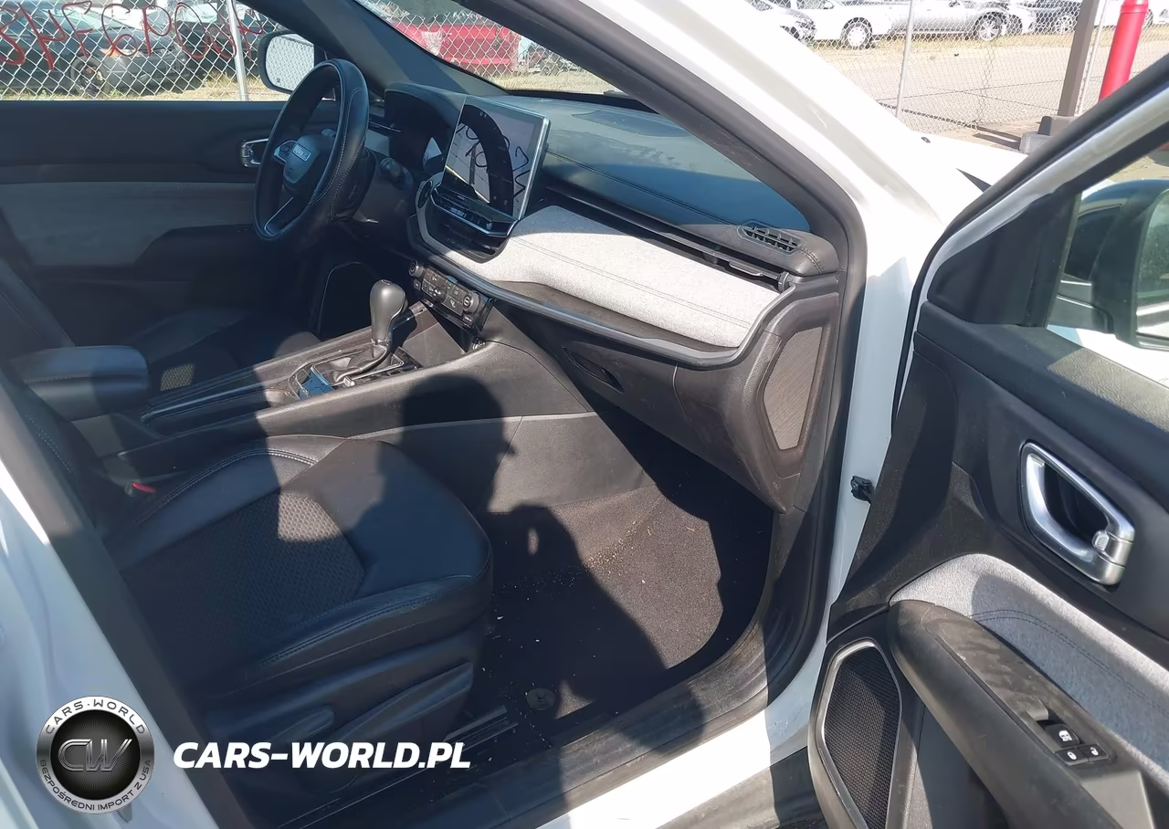 2024 Jeep Compass Latitude 4X4 VIN:3C4NJDBN8RT118137 - 5