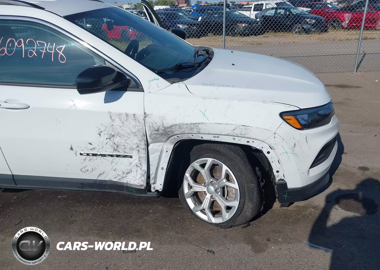 2024 Jeep Compass Latitude 4X4 VIN:3C4NJDBN8RT118137 - 6