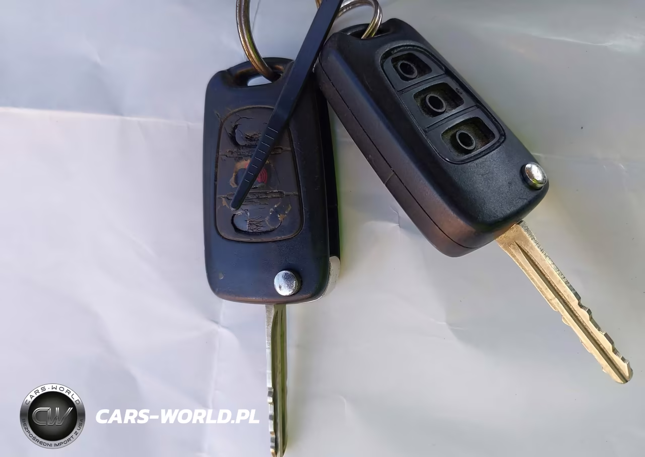 2011 Kia Soul + VIN:KNDJT2A2XB7733786 - 11
