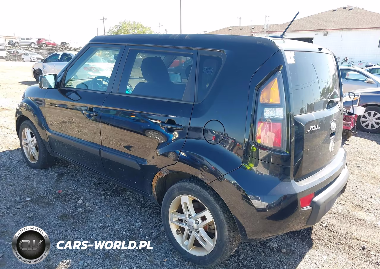 2011 Kia Soul + VIN:KNDJT2A2XB7733786 - 3