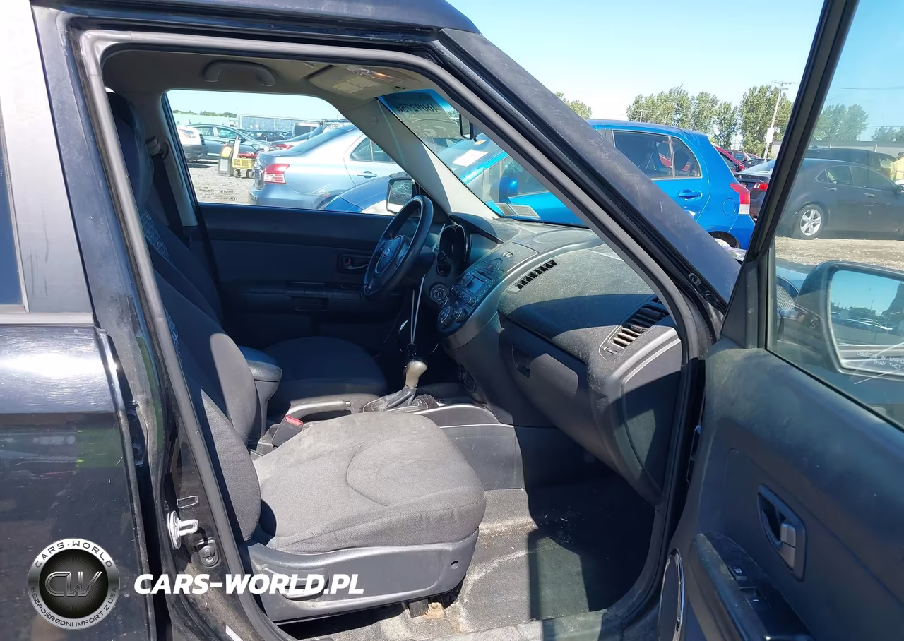 2011 Kia Soul + VIN:KNDJT2A2XB7733786 - 5