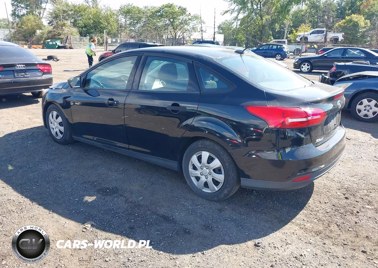 2016 Ford Focus S VIN:1FADP3E25GL240345 - 3