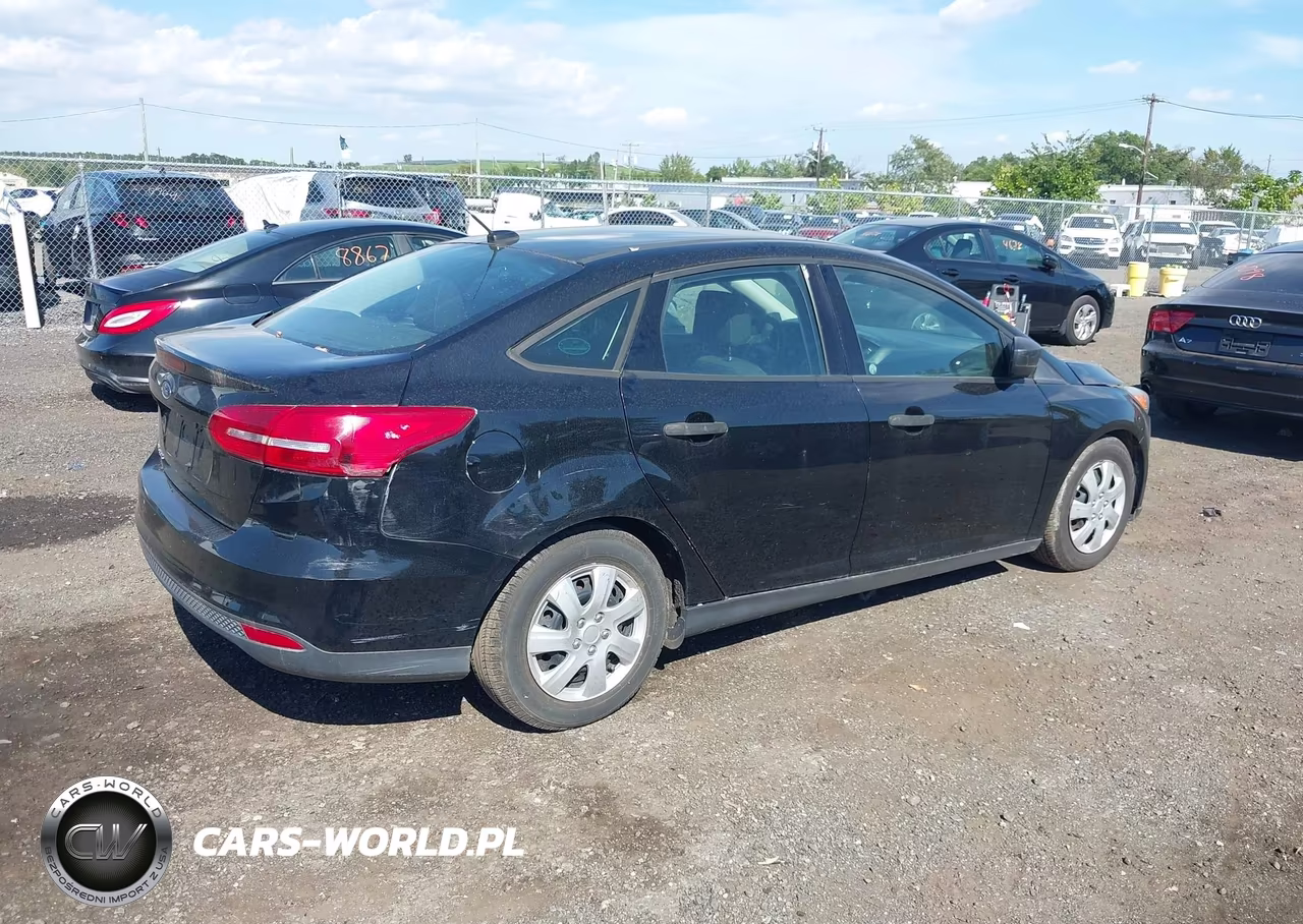 2016 Ford Focus S VIN:1FADP3E25GL240345 - 4