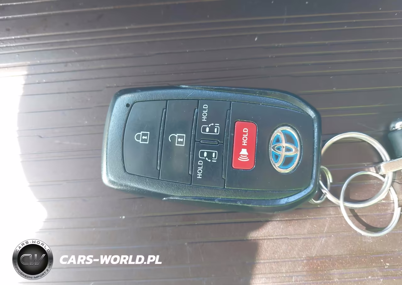 2021 Toyota Sienna Le VIN:5TDKSKFC2MS015098 - 11