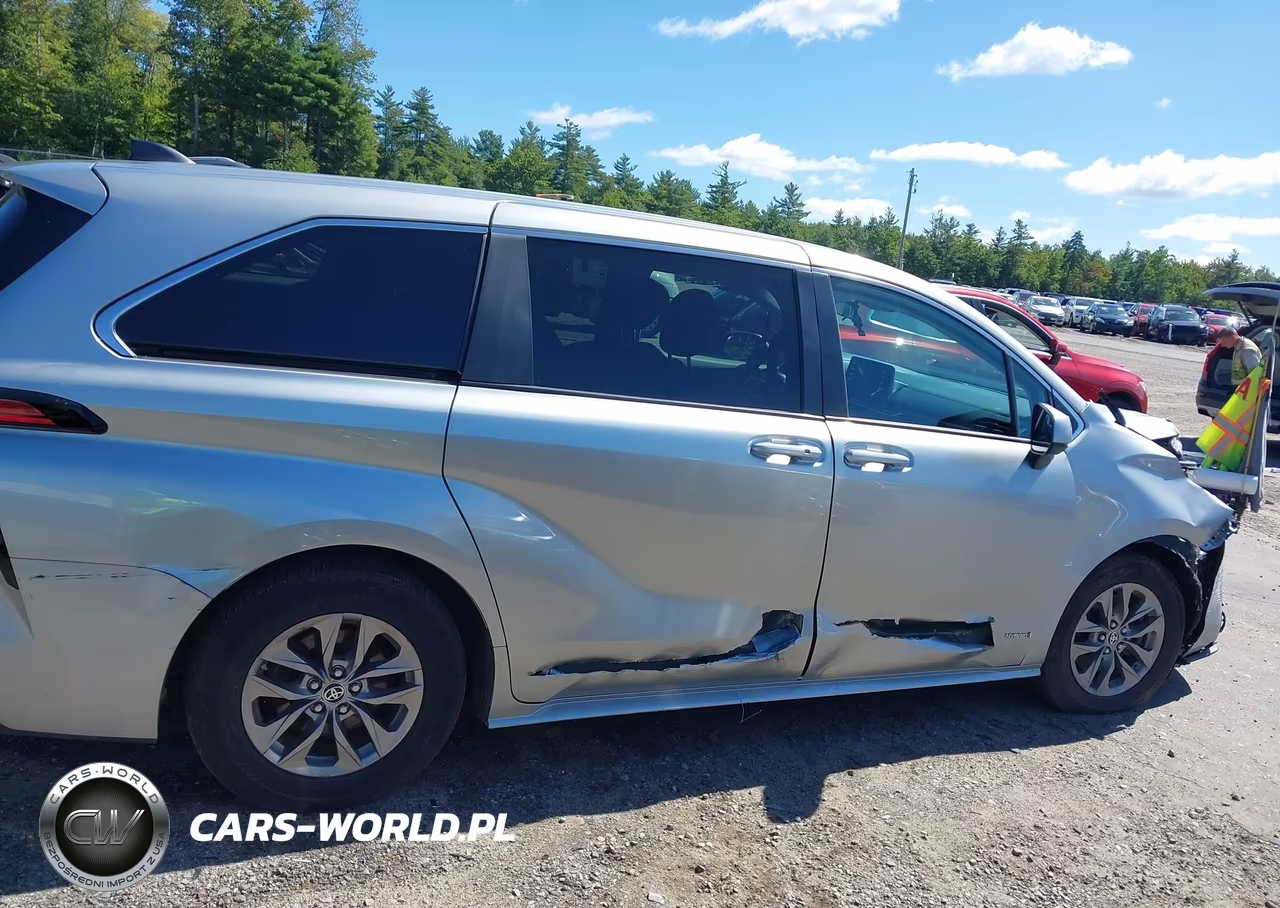 2021 Toyota Sienna Le VIN:5TDKSKFC2MS015098 - 13