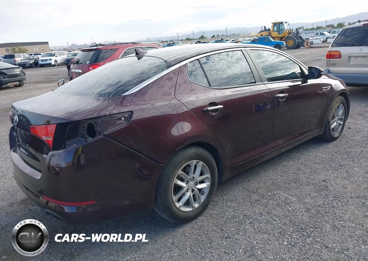 2013 Kia Optima Lx VIN:5XXGM4A7XDG243082 - 4