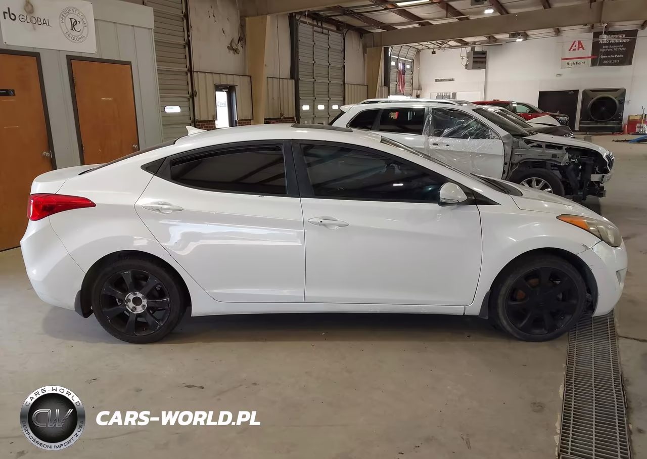 2013 Hyundai Elantra Limited VIN:5NPDH4AE3DH212234 - 13