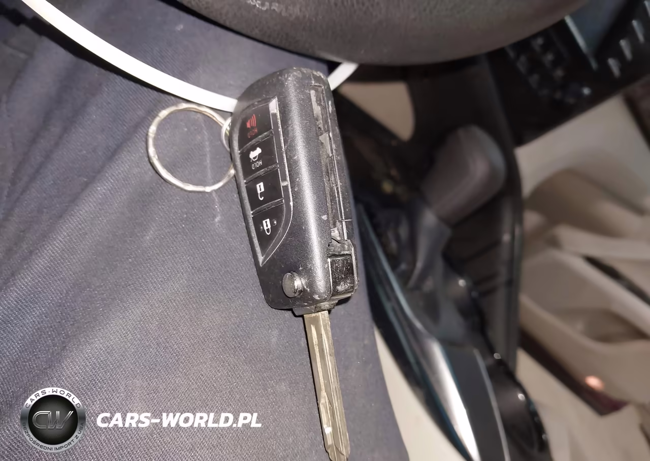 2019 Toyota Camry Le VIN:4T1B11HK1KU697235 - 11