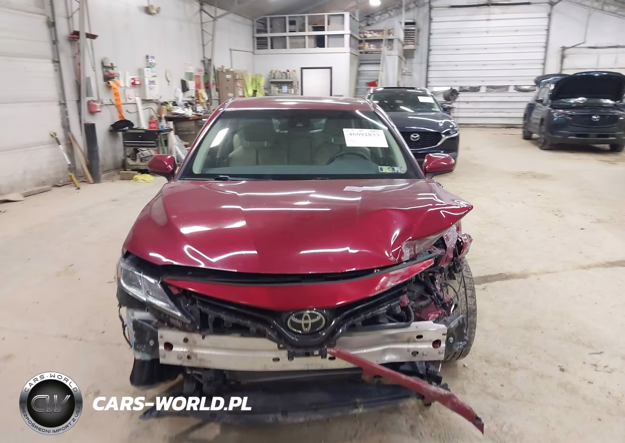 2019 Toyota Camry Le VIN:4T1B11HK1KU697235 - 12