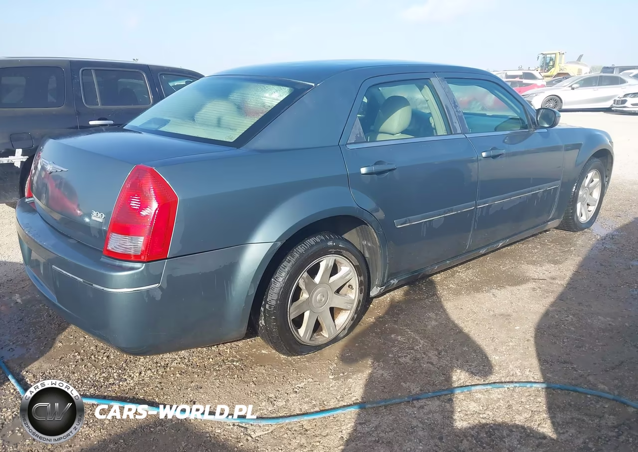 2005 Chrysler 300 Touring VIN:2C3JA53G65H114308 - 4