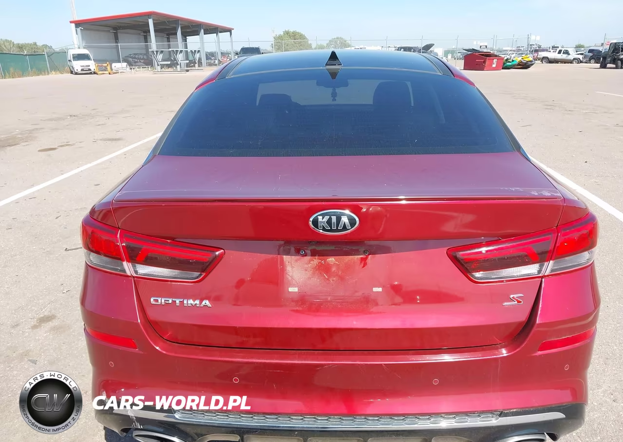 2019 Kia Optima S VIN:5XXGT4L37KG294968 - 16
