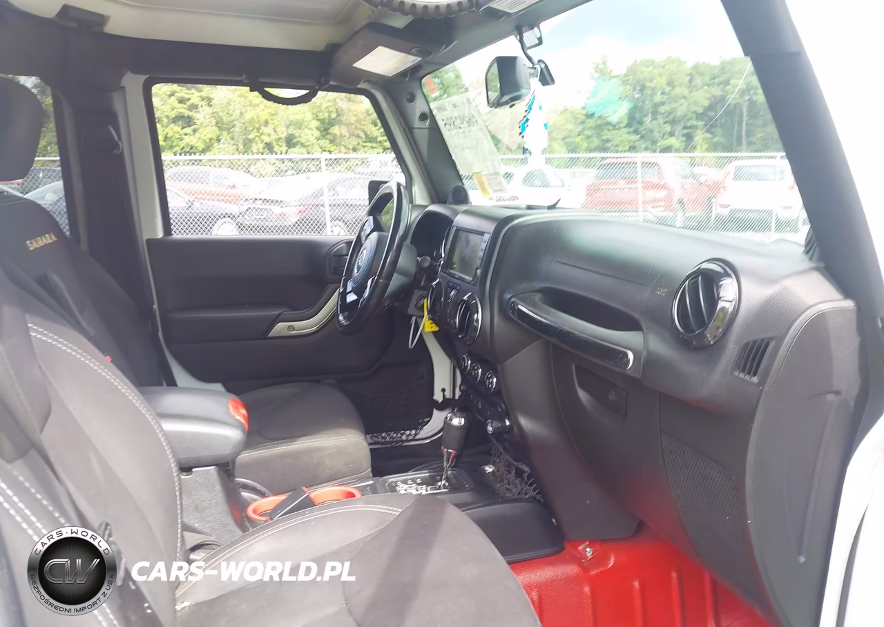 2014 Jeep Wrangler Unlimited Sahara VIN:1C4HJWEG5EL262076 - 5