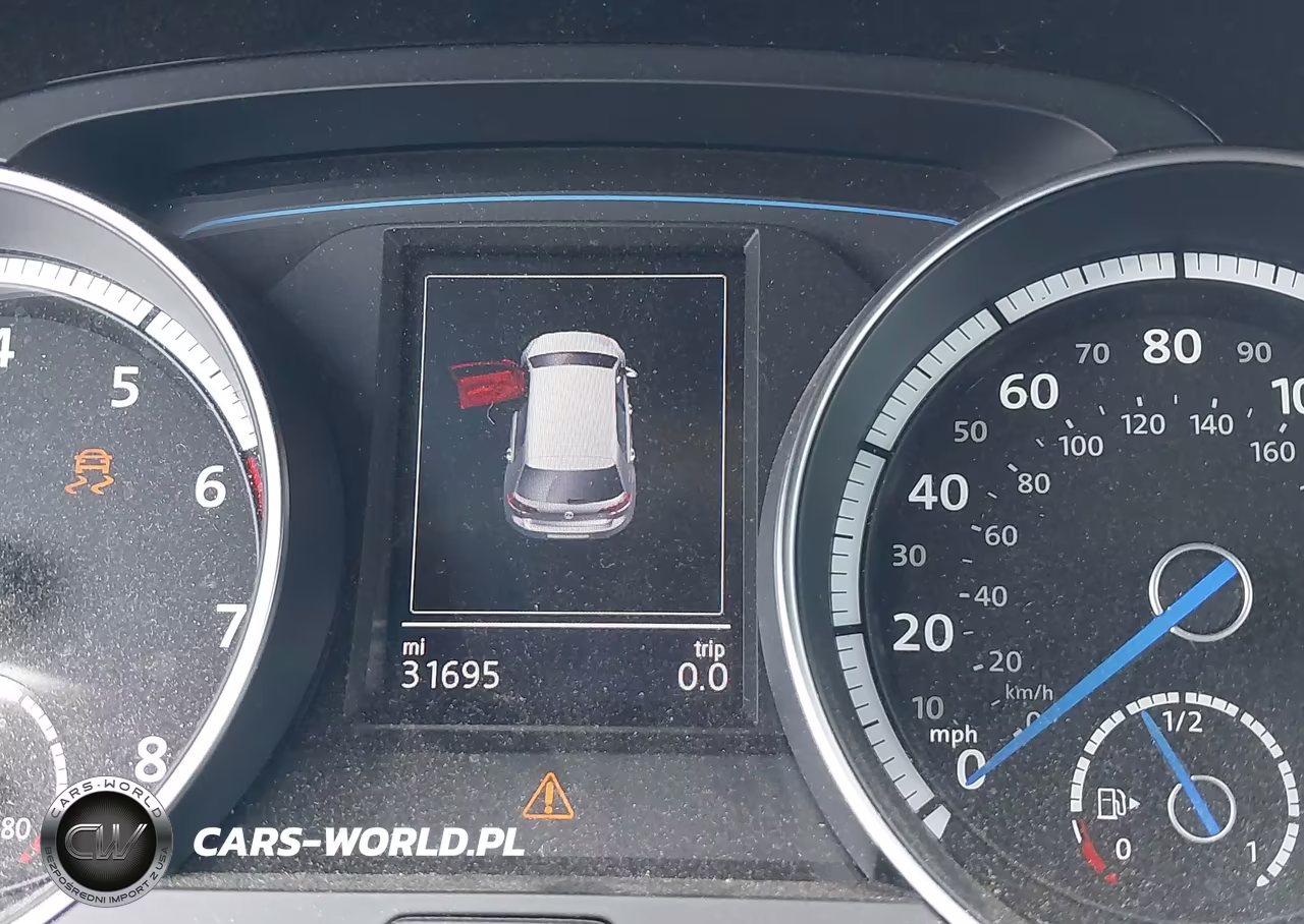 2016 Volkswagen Golf R 4-Door VIN:WVWUF7AU8GW115012 - 16