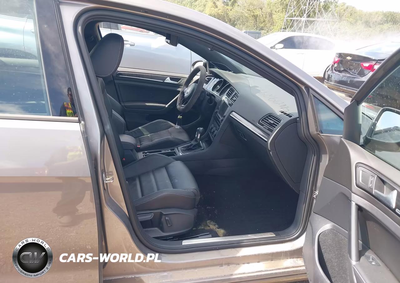 2016 Volkswagen Golf R 4-Door VIN:WVWUF7AU8GW115012 - 5