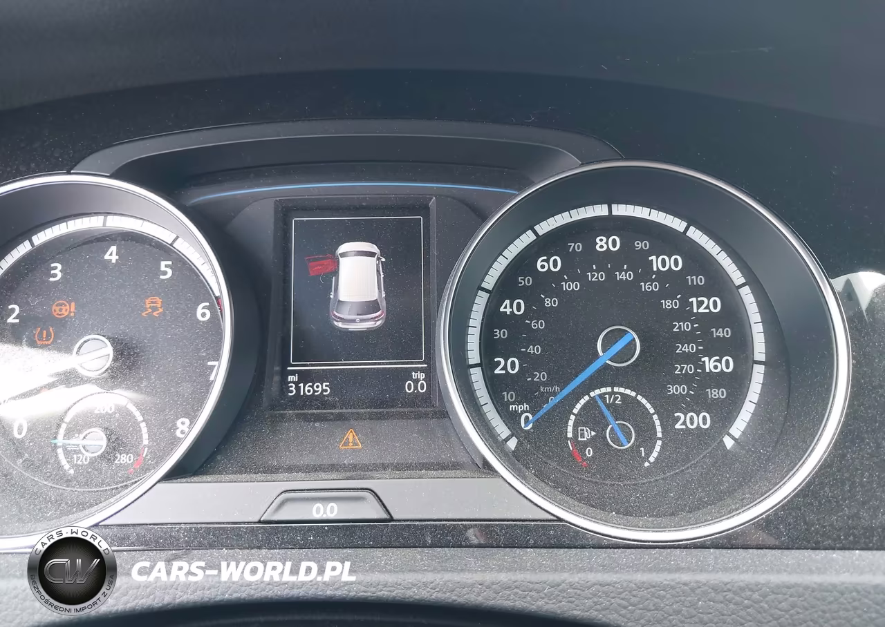 2016 Volkswagen Golf R 4-Door VIN:WVWUF7AU8GW115012 - 7