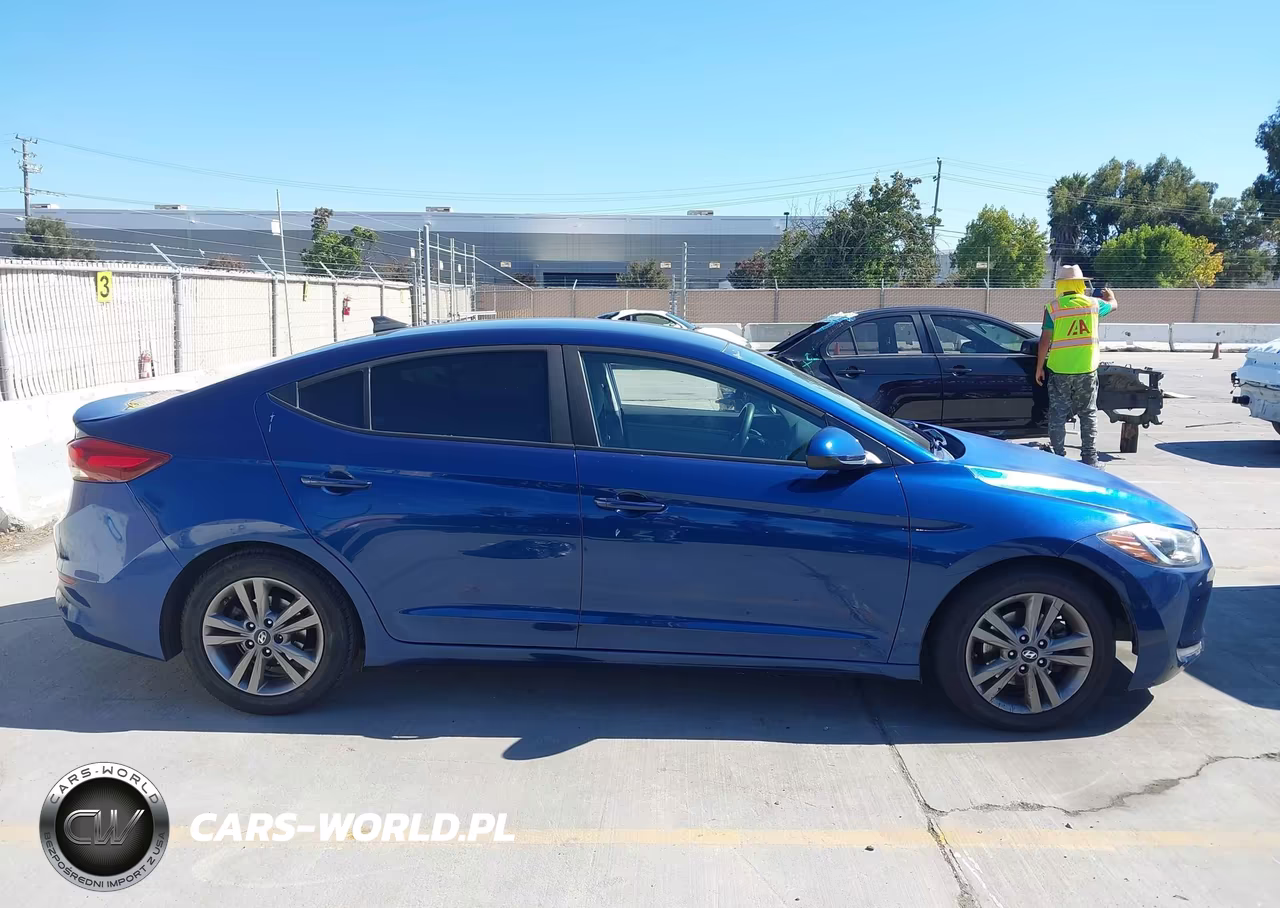 2018 Hyundai Elantra Sel VIN:5NPD84LF4JH315227 - 13