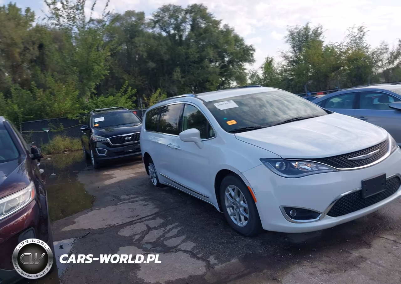 2020 Chrysler Pacifica Touring L