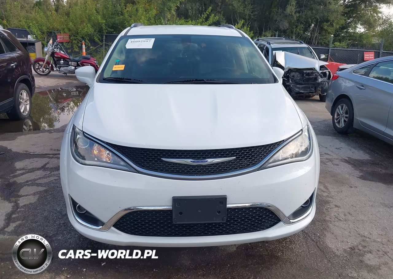 2020 Chrysler Pacifica Touring L VIN:2C4RC1BG6LR287210 - 12