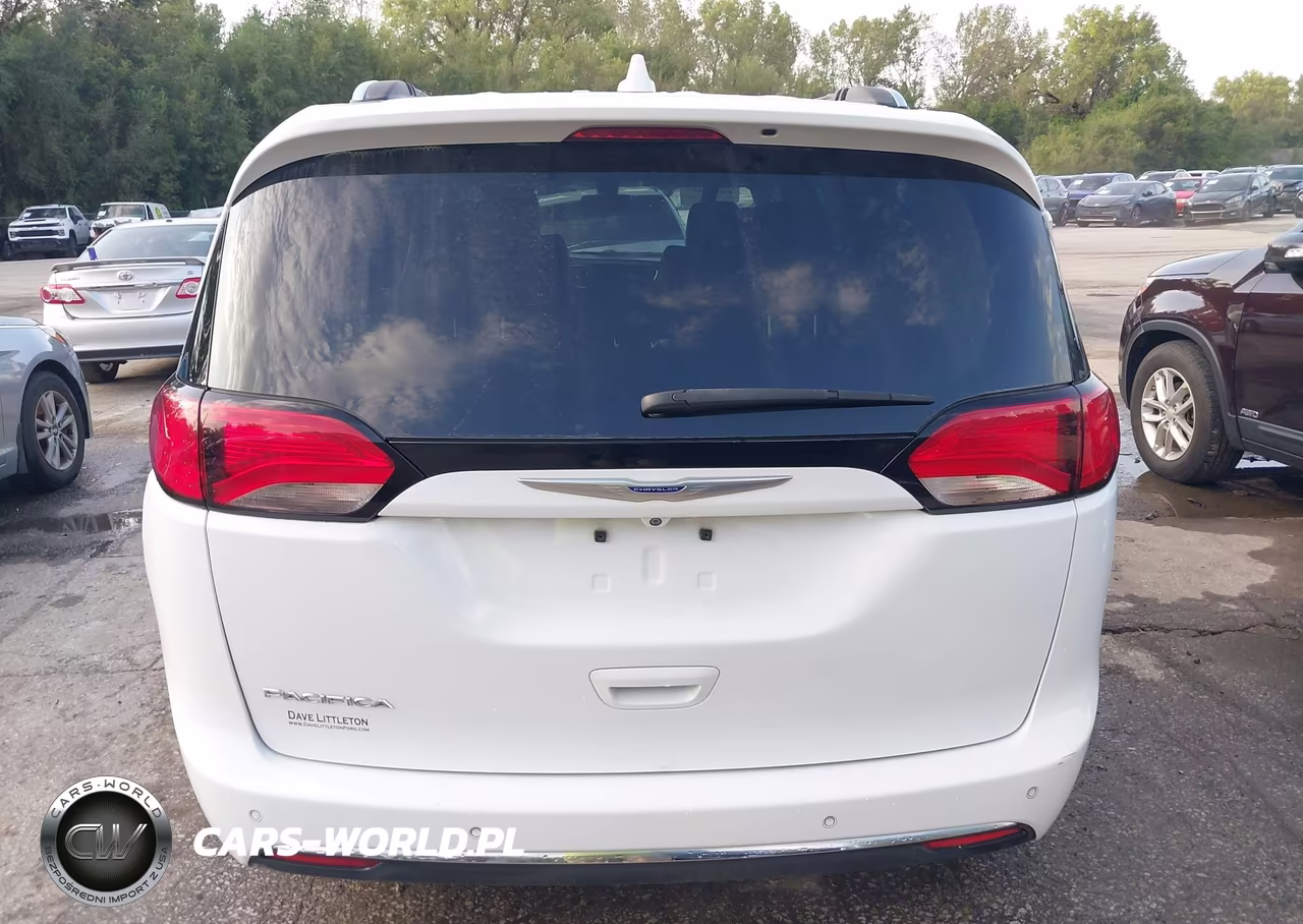 2020 Chrysler Pacifica Touring L VIN:2C4RC1BG6LR287210 - 16