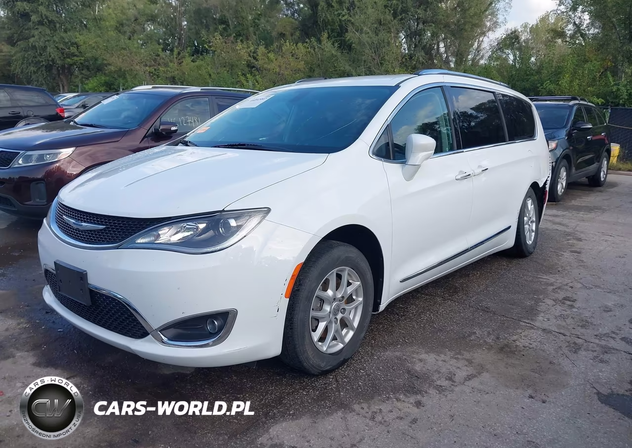 2020 Chrysler Pacifica Touring L VIN:2C4RC1BG6LR287210 - 2