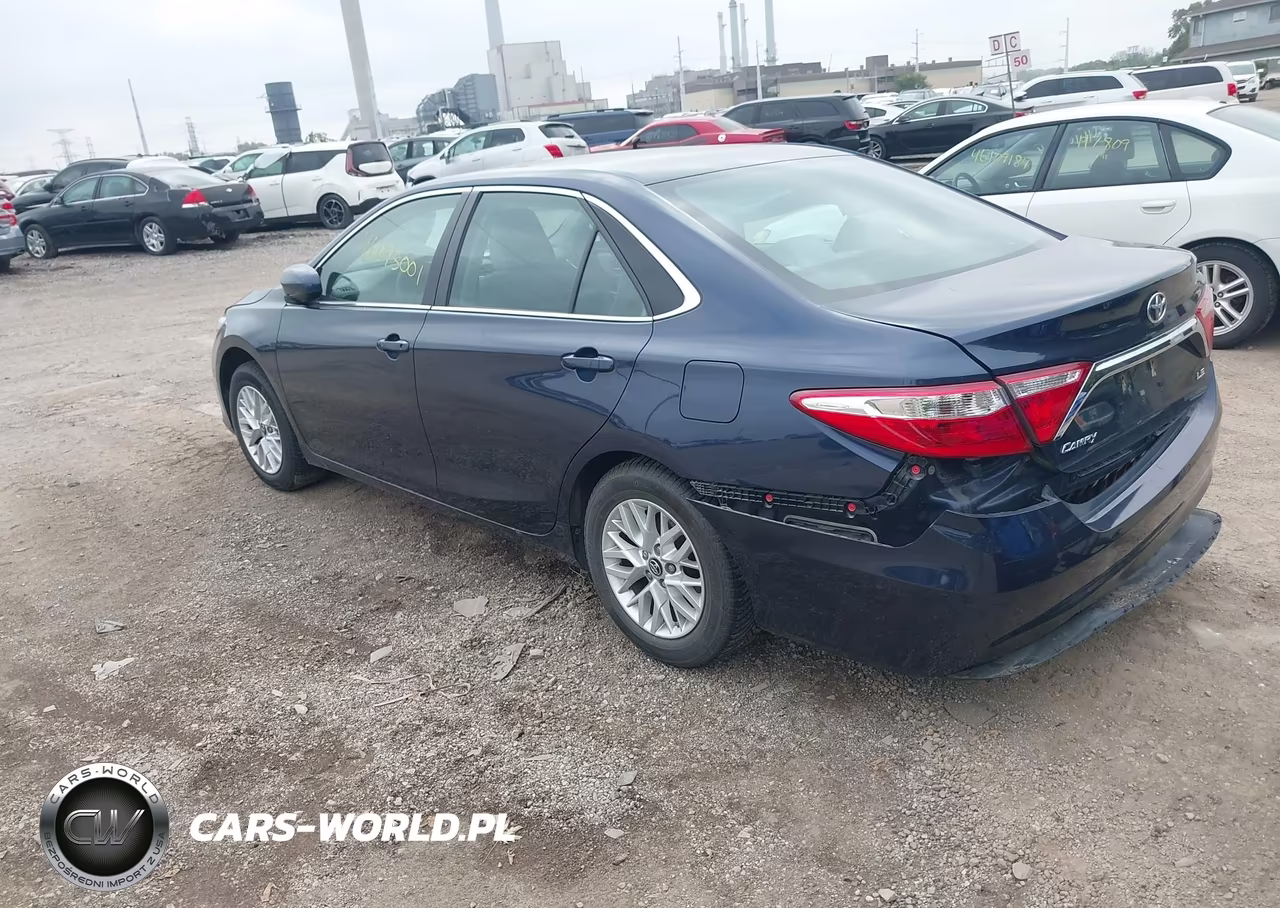 2017 Toyota Camry Le VIN:4T1BF1FK8HU705084 - 3