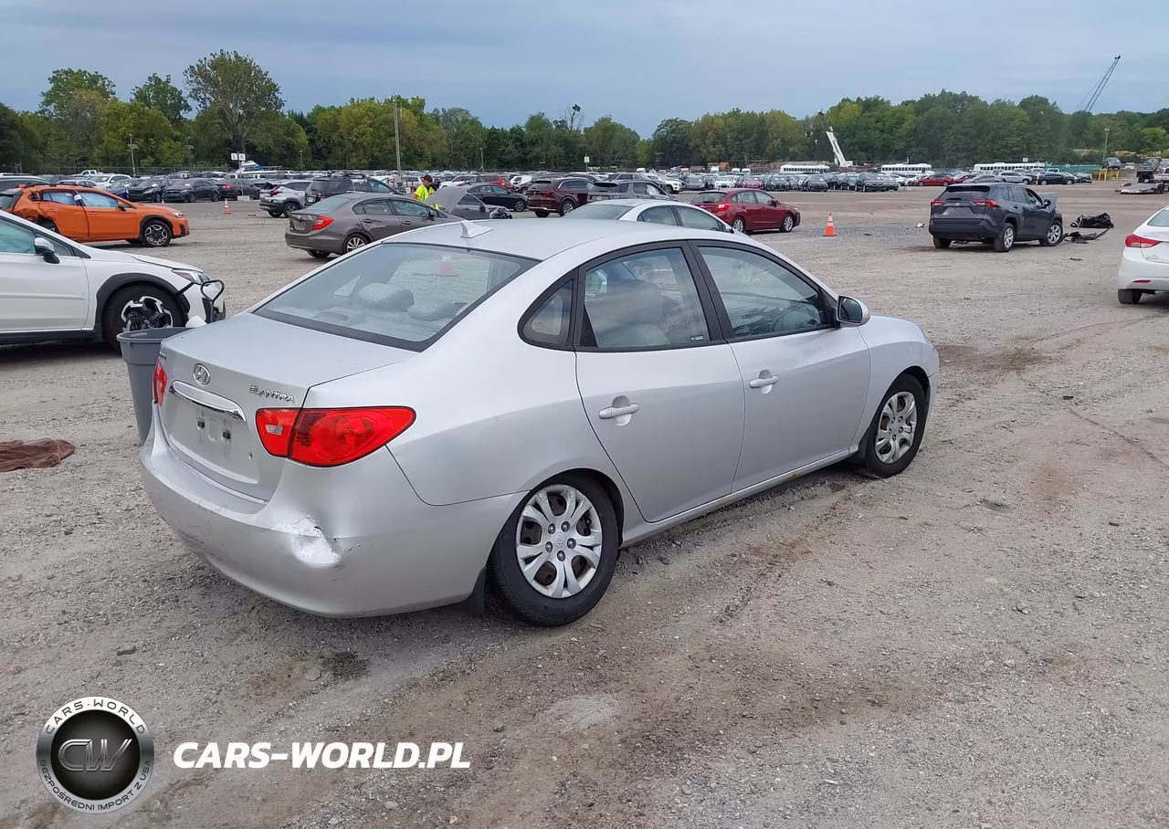 2010 Hyundai Elantra Gls VIN:KMHDU4AD1AU865919 - 4