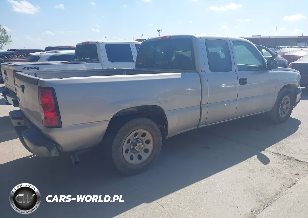 2005 Chevrolet Silverado 1500 Work Truck VIN:2GCEC19V051319833 - 4