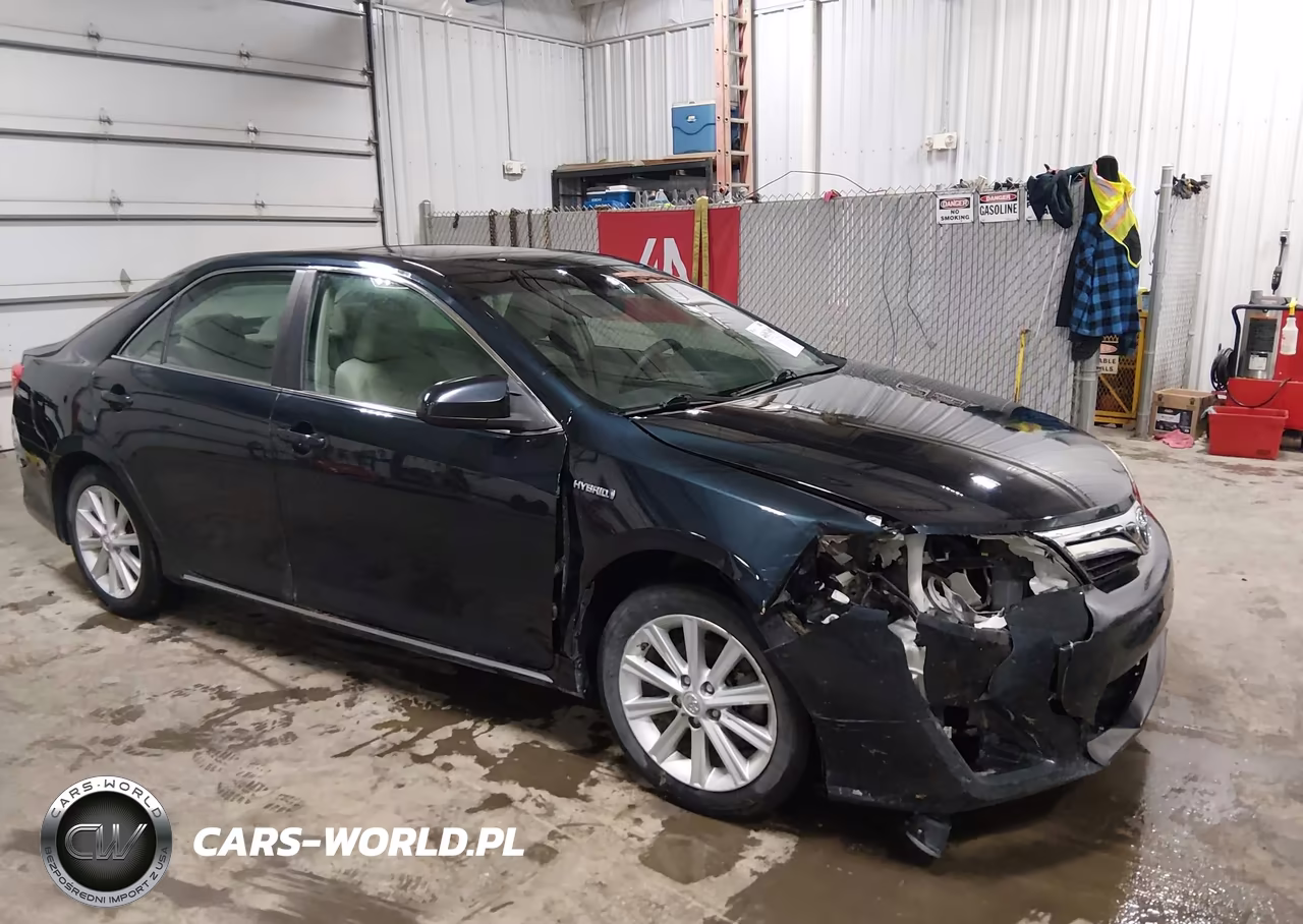 2014 Toyota Camry Hybrid Xle