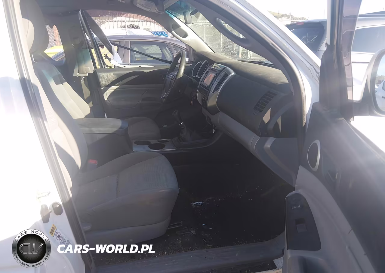 2015 Toyota Tacoma VIN:5TFUX4EN4FX030482 - 5
