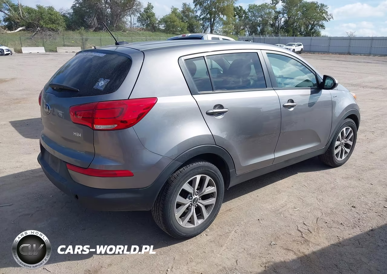 2015 Kia Sportage Lx VIN:KNDPBCAC1F7745939 - 4