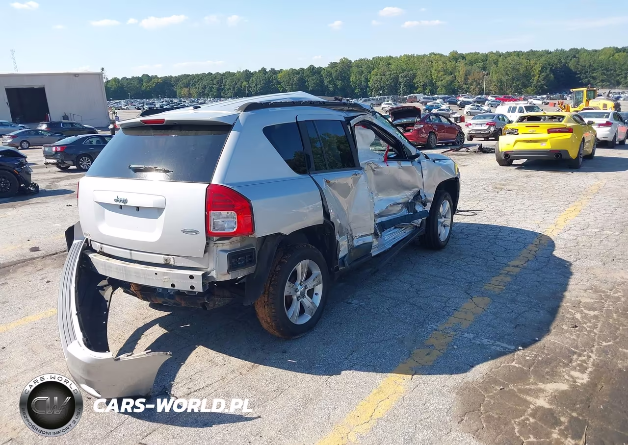 2011 Jeep Compass VIN:1J4NT1FB6BD246522 - 4