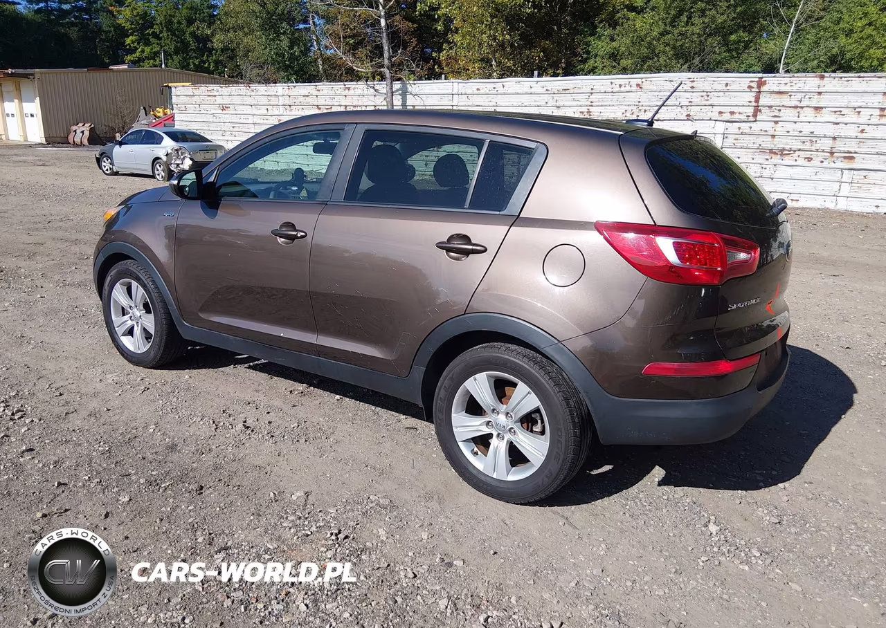 2013 Kia Sportage Lx VIN:KNDPBCA27D7366920 - 3